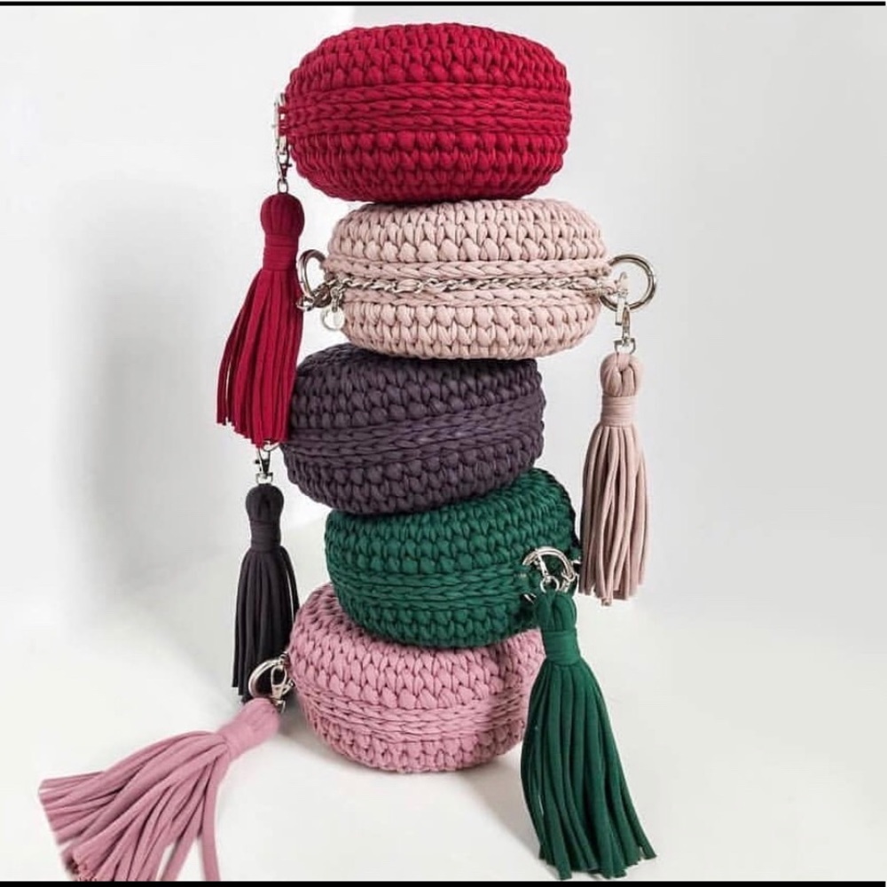 Circular handmade shoulder bags